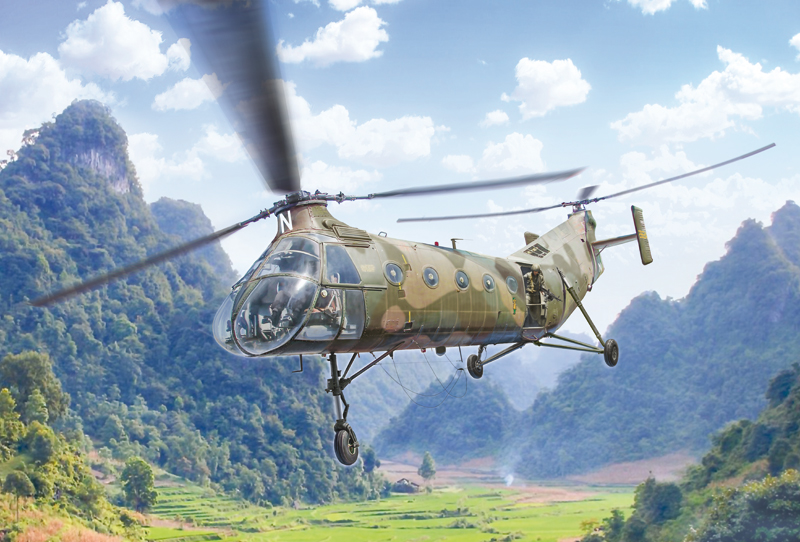 2774  авиация  H-21C "Flying Banana" Gunship  (1:48)