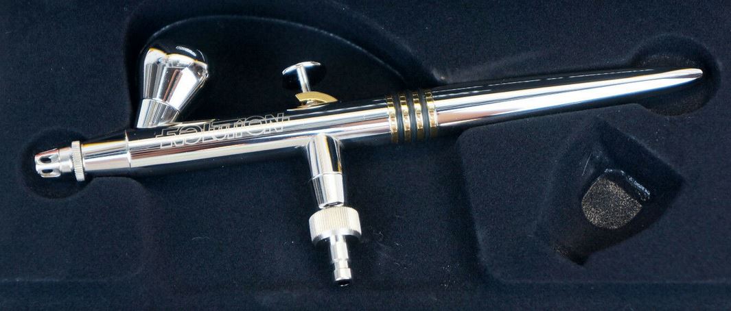 HS-123023  аэрография  Аэрограф Evolution solo. Nozzle set 0.2mm, cup 2ml.