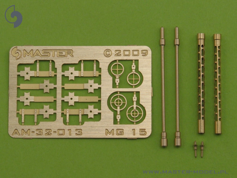 AM-32-013  металлические стволы  Стволы и прицелы к немецкому пулемету MG 15 2шт.  (1:32)