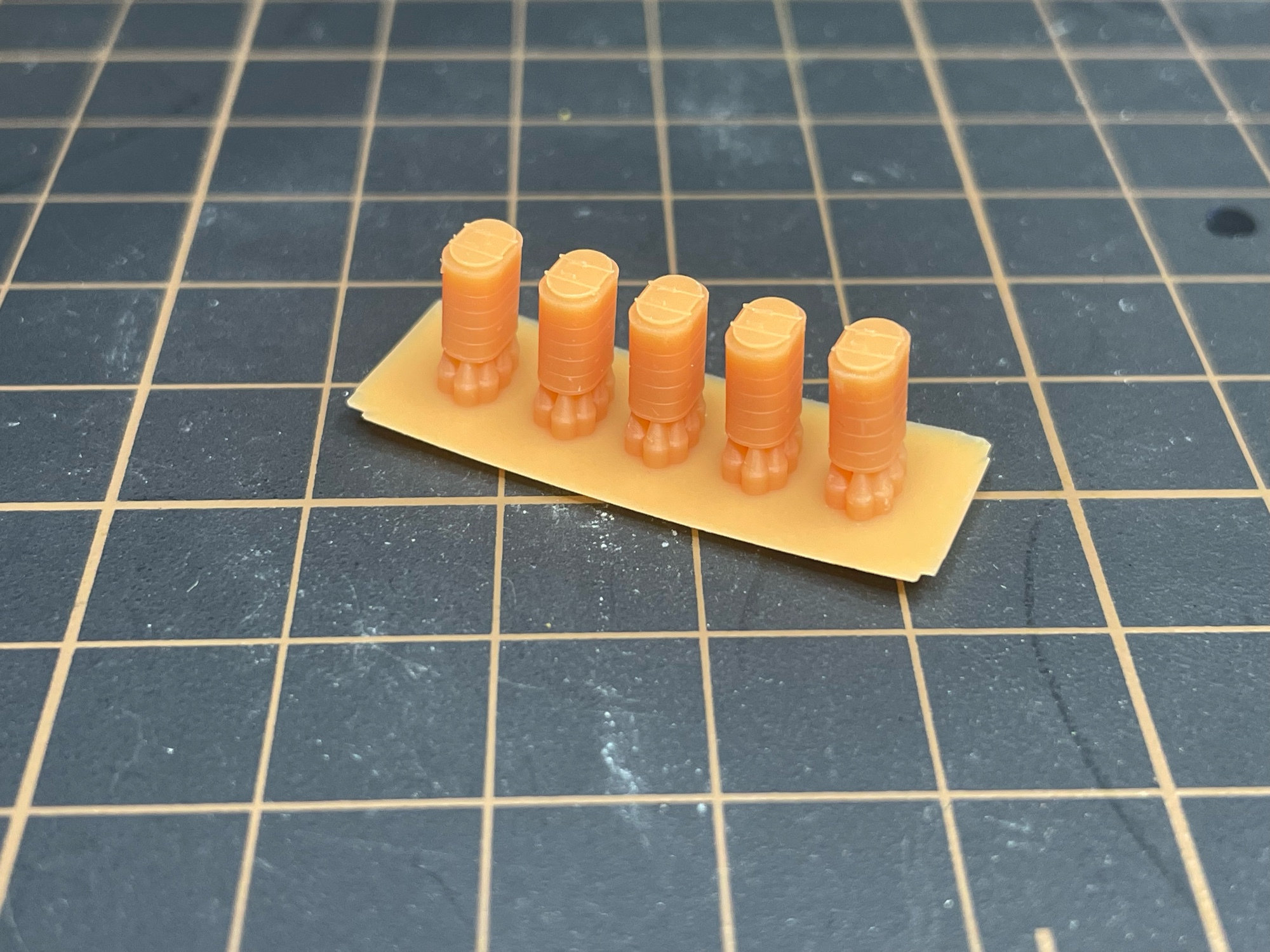 MM72301  дополнения из смолы  Термос армейский ТВН-12 (12 литров) 5шт  (1:72)