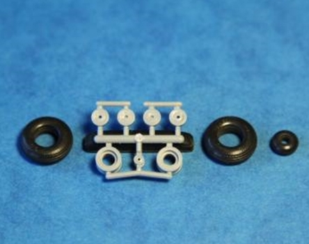 7215  дополнения из пластика  Rubber Wheels. Pe-2  (1:72)