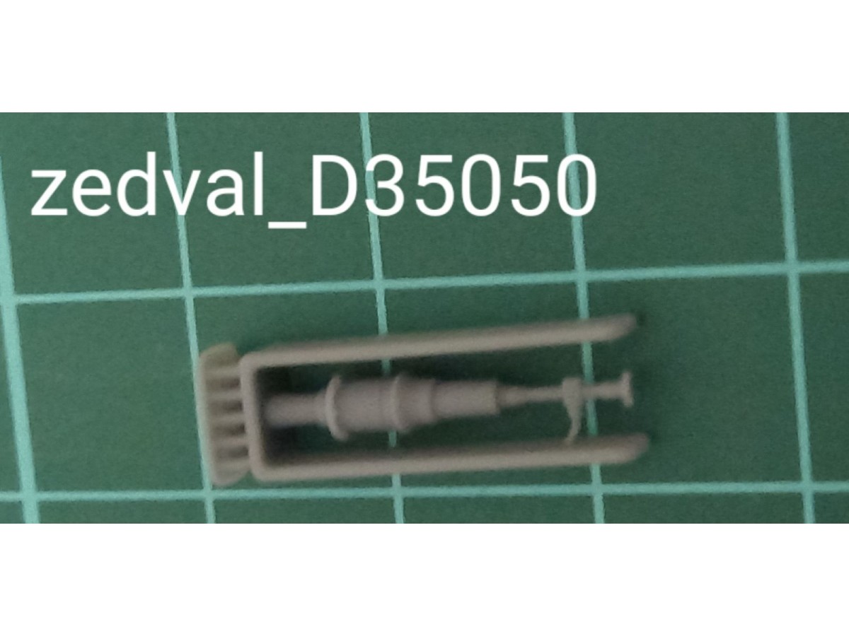 D35050  дополнения из смолы  Антенный ввод для БТТ с Р-168  (1:35)