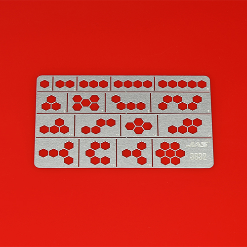 3832  инструменты для работы с краской  Трафарет сотовый цифровой камуфляж