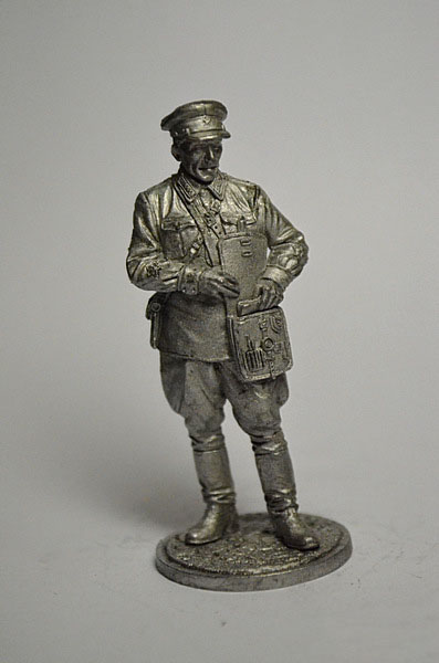WW2-32  миниатюра  Политрук, пехота РККА. 1939-42 гг. СССР