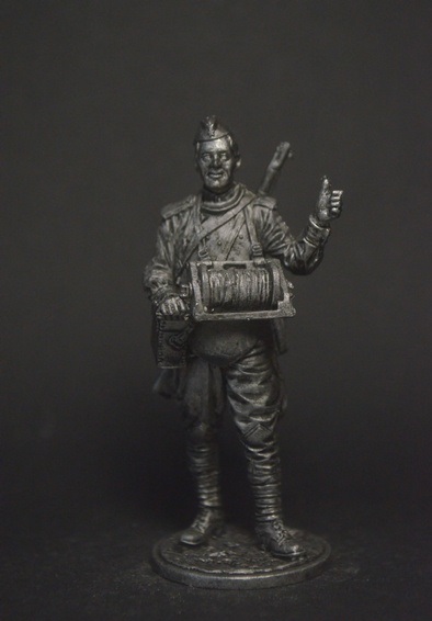 WW2-66  миниатюра  Красноармеец-связист, 43-45 гг. СССР