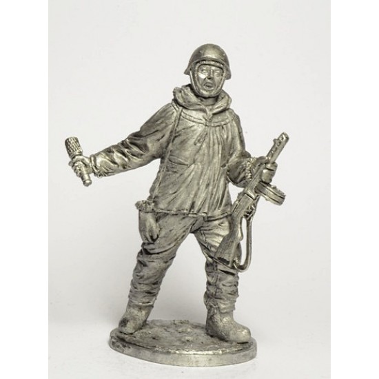 WW2-11  миниатюра  Автоматчик пехоты Кр. армии в зимнем камуфляже, 1941-45 гг. СССР