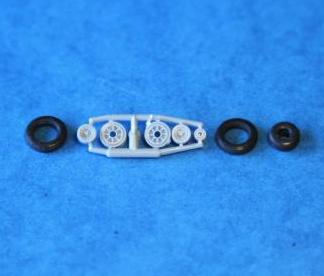 7224  дополнения из пластика  Rubber Wheels. M-15  (1:72)