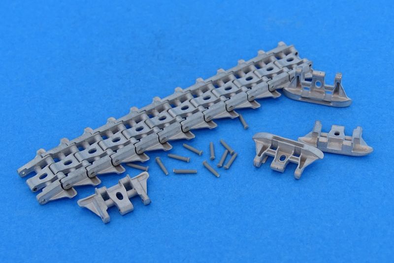 MTL-35084  траки наборные  Tracks for Churchill late type  (1:35)