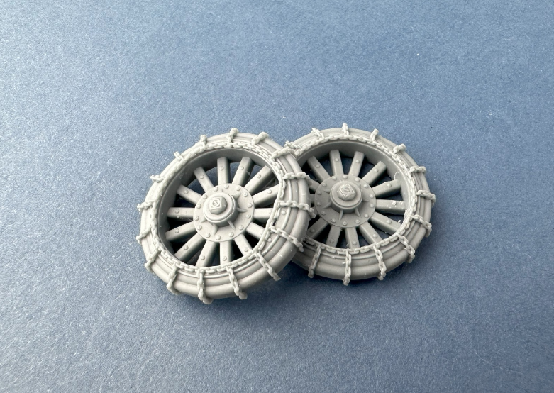 A35-040  дополнения из смолы  Garford-Putilov chained rear wheels  (1:35)