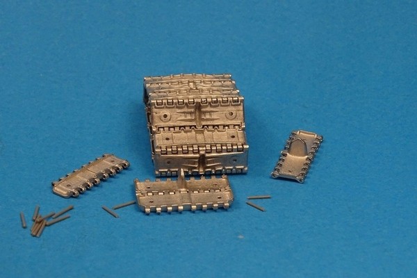 MTL-35018  траки наборные  Tracks for Танк-34 550mm M1940 Early Type 2  (1:35)