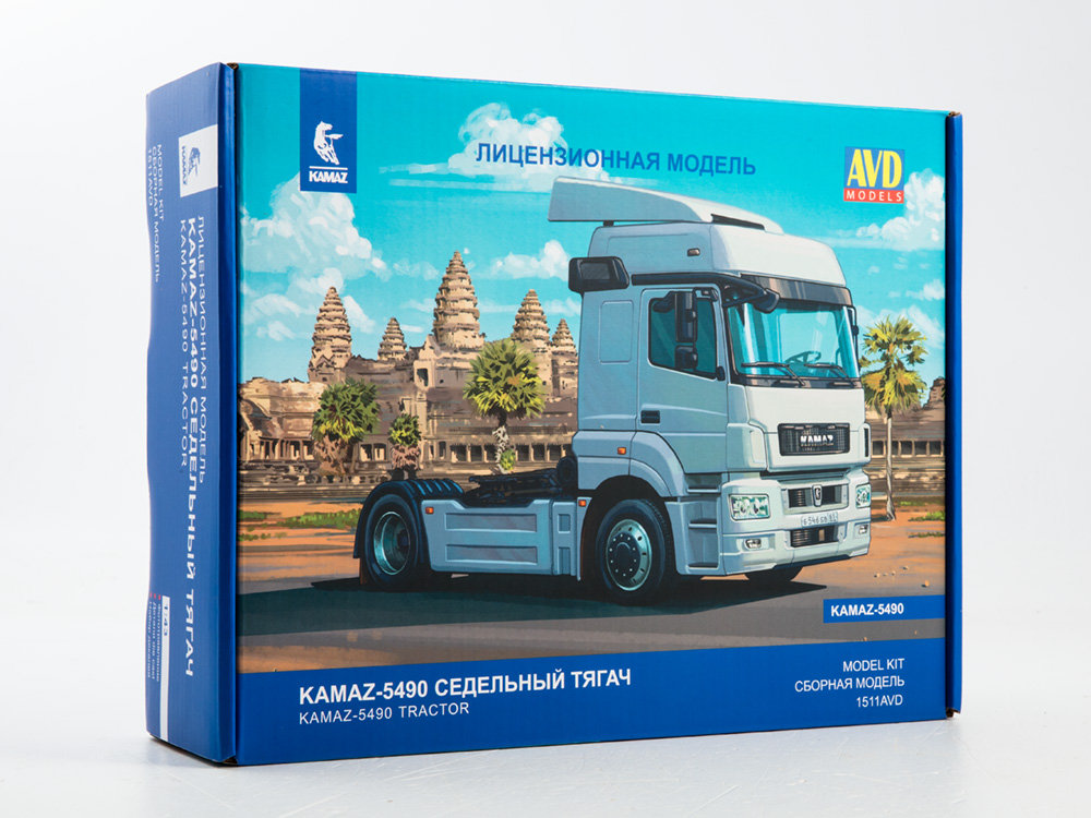 1511AVD  автомобили и мотоциклы  KAMAZ-5490 седельный тягач  (1:43)