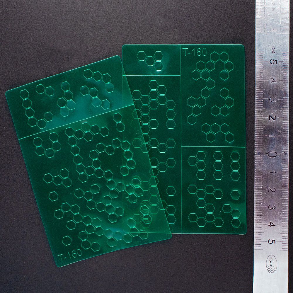 T-160  инструменты для работы с краской  Трафарет окрасочный камуфляж шестиугольники, размер S, 3мм