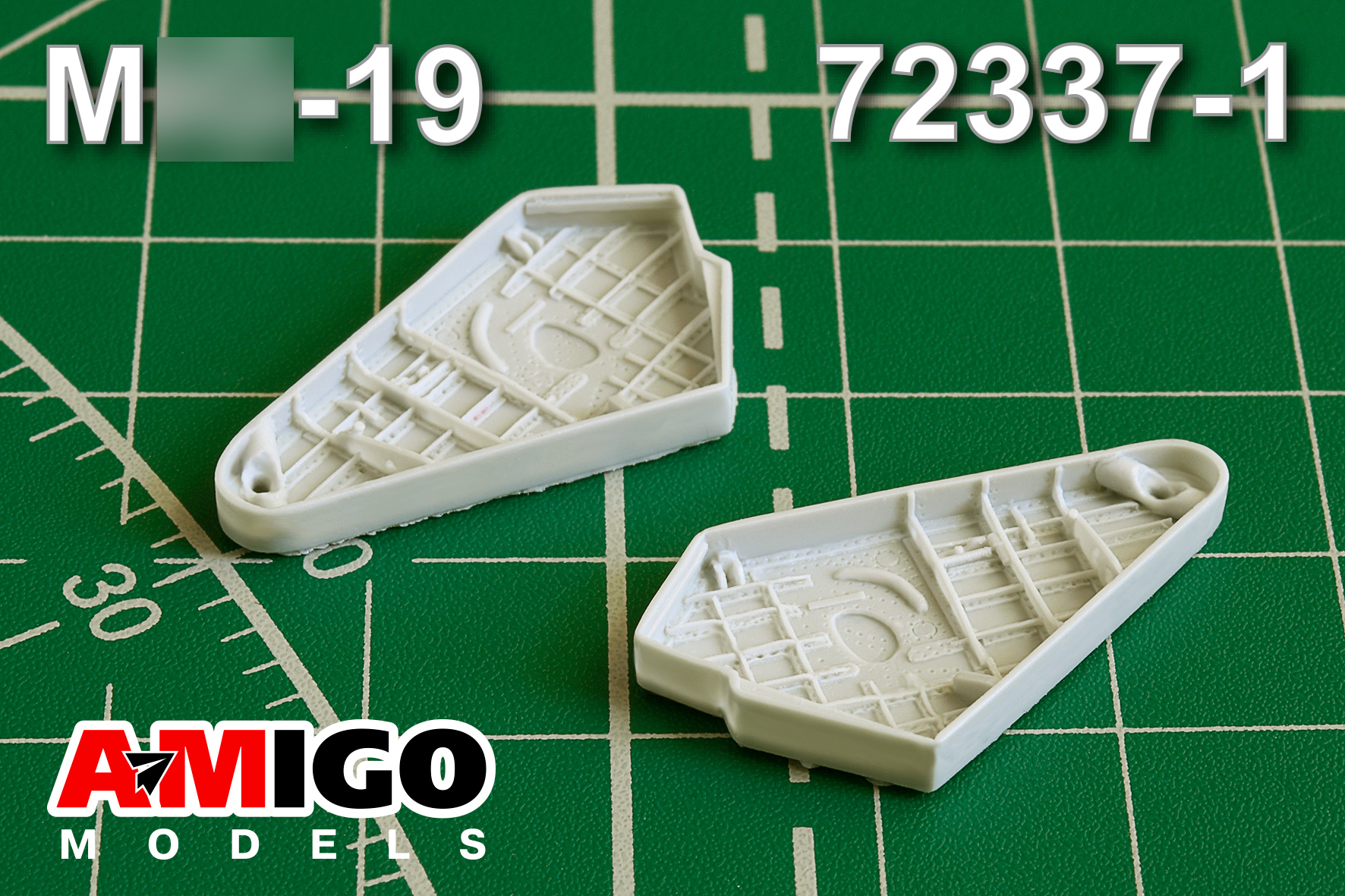 AMG 72337-1  дополнения из смолы  Ниши шасси для М&Г-19С  (1:72)