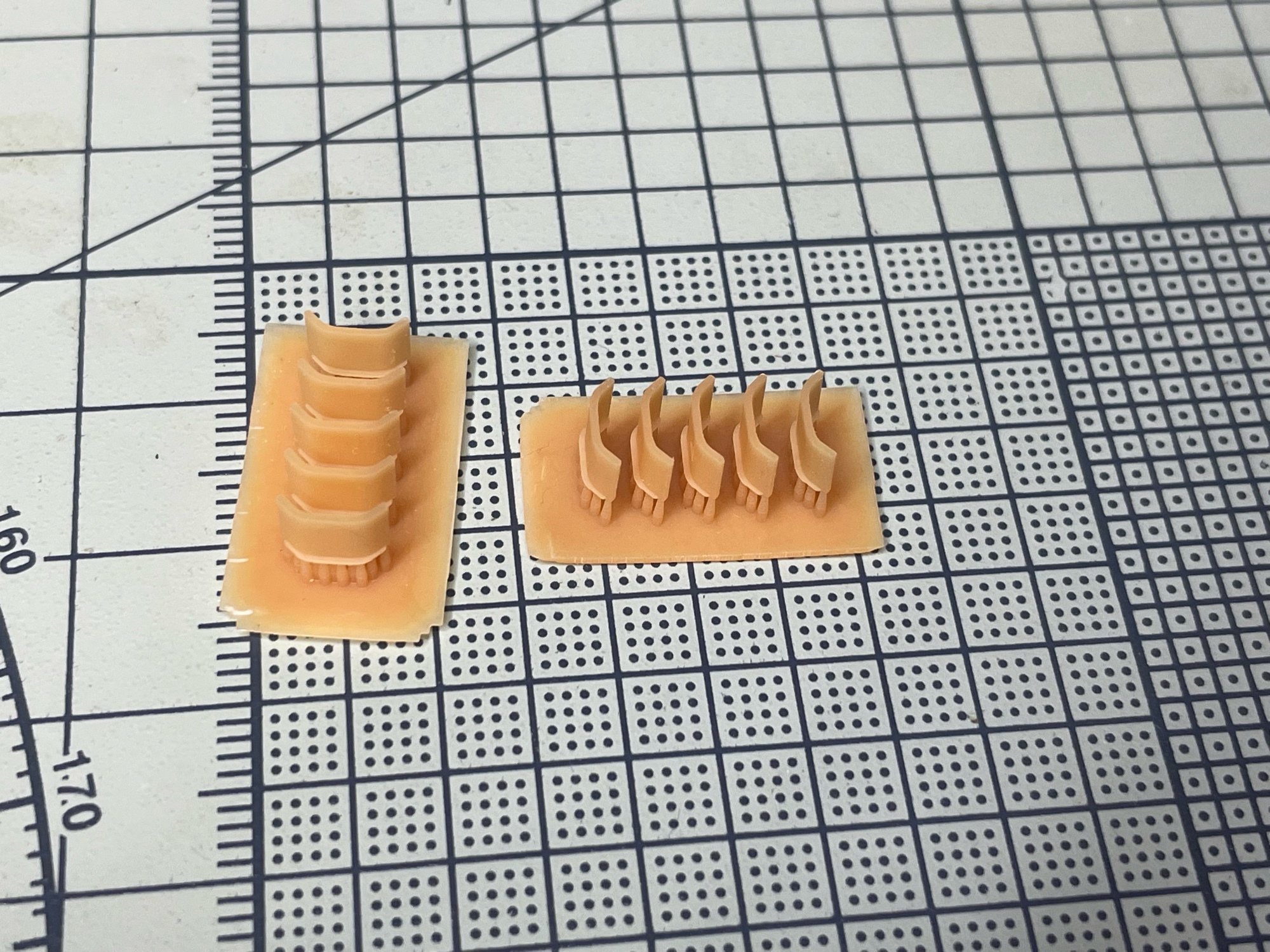 MM35303  дополнения из смолы  Отбойники гусениц Танк-62  (1:35)