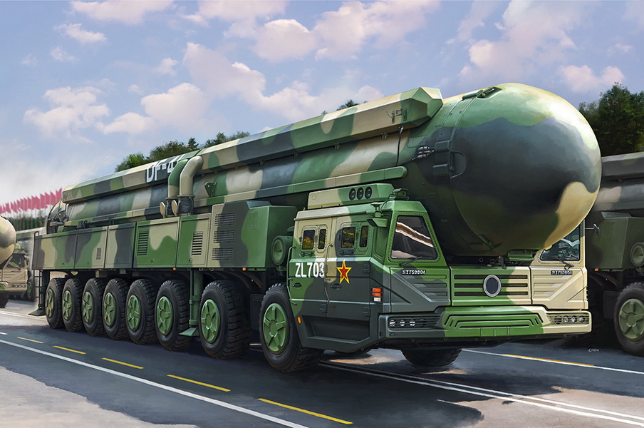 82963  техника и вооружение  DF-41 ICBM  (1:72)