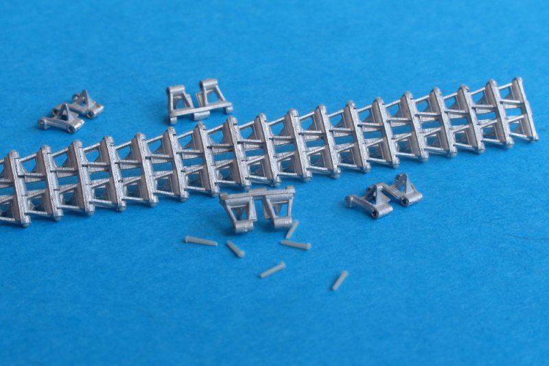 MTL-35039  траки наборные  Tracks for T-37 , T-38, T-20 Komsomolets  (1:35)