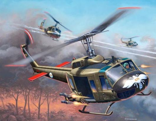 04983  авиация  Bell UH-1H Gunship  (1:100)