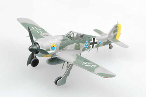 36363  авиация  Fw190A-8  "Bule 4"Commander of 12./JG 5,Bardufoss Airfield,1944  (1:72)
