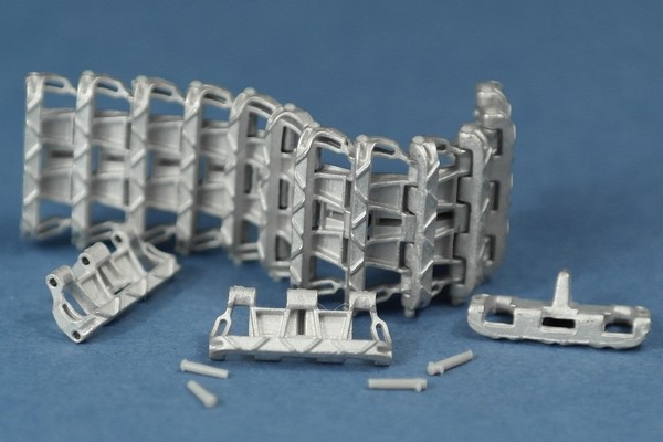 MTL-35011  траки наборные  Tracks for Pz.Kpfw.lll,Pz.Kpfw.IV 1943-45 solid-horned  (1:35)