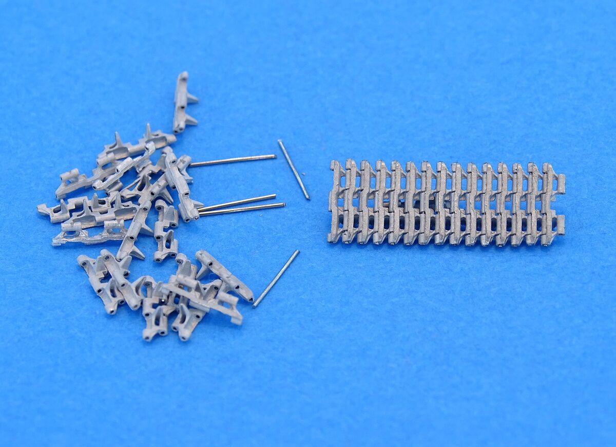 MTL-35240  траки наборные  Tracks for Universal Carrier  (1:35)