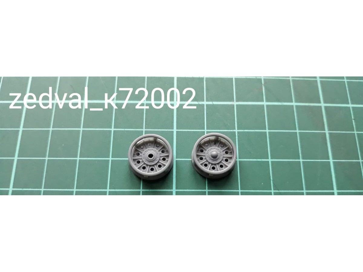 K72002  дополнения из смолы  Катки с внутренней аммортизацией УВЗ Танк-34 (10шт.)  (1:72)