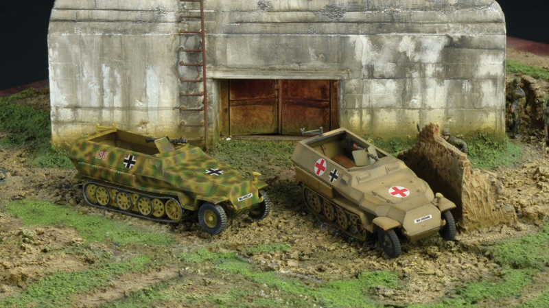 7516  техника и вооружение  БТР  Sd.Kfz.251/1 Ausf.C  (2 быстросборные модели) (1:72)