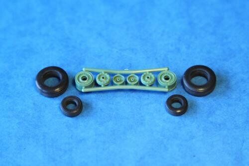 7246  дополнения из пластика  Rubber Wheels. S-27/33/30/27UB  (1:72)