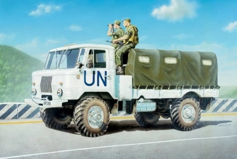 35131  техника и вооружение  Армейский грузовик (1:35)