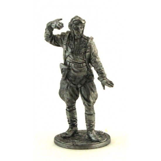 WW2-05  миниатюра  К-ир эск. 178-го гврд. ав. плк. капитан Кирилл Евстигнеев, 1945 г.. СССР