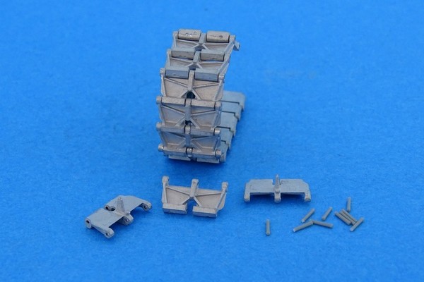 MTL-35105  траки наборные  Tracks for М18 "Hellcat"  (1:35)