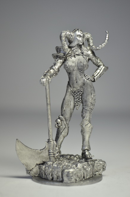 Ф-04  миниатюра  Демонесса, 54 мм