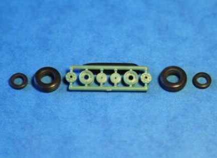 7229  дополнения из пластика  Rubber Wheels. M-29  (1:72)