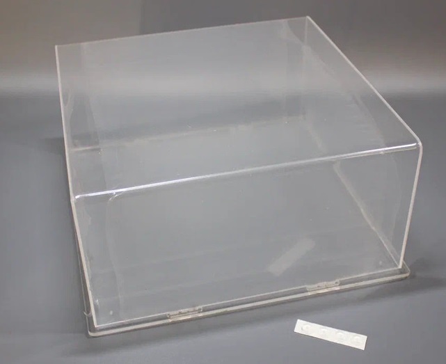 LCB007  футляры/боксы для хранения моделей  Бокс акриловый 300х300х130