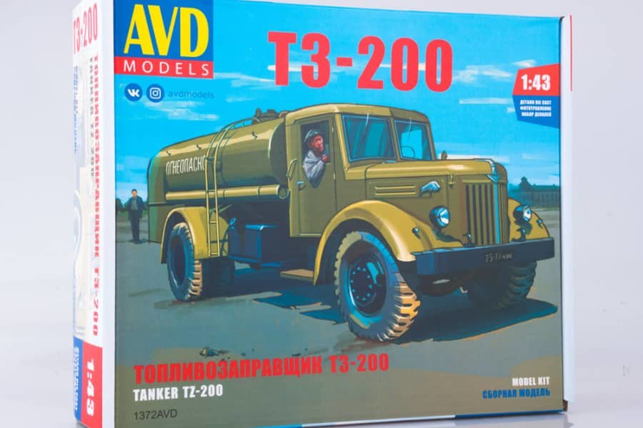 1372AVD  автомобили и мотоциклы  Топливозаправщик Т3-200  (1:43)