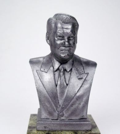 BustMet1/10-08  миниатюра  Бюст  Ельцин Б.Н.  (1:10)