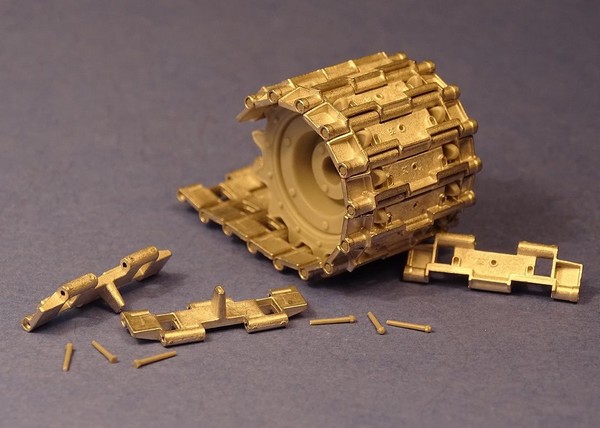 MTL-35077  траки наборные  Tracks for JS-7  (1:35)