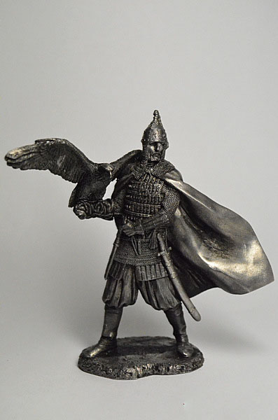 EK-75-08  миниатюра  Княжеский дружинник с ловчей птицей. Русь, 10 век