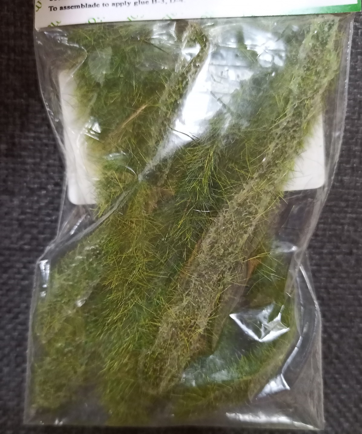 30141  материалы для диорам  Полоски травы, весенние, 6мм/8шт.