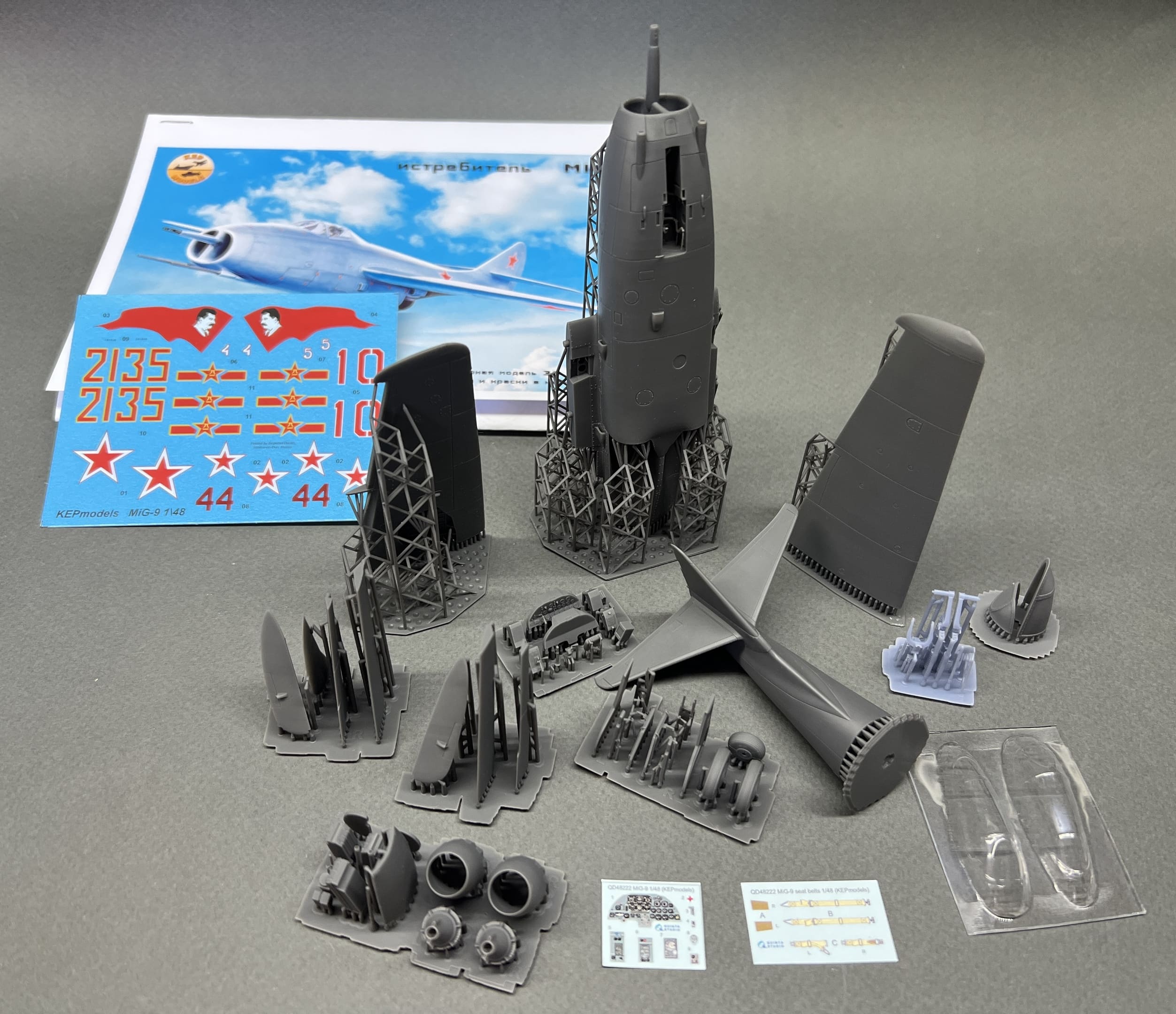 KMP48001k   авиация  Истребитель М&Г-9  набор с 3д декалью Квинта  (1:48)