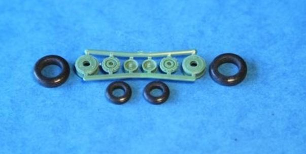 7232  дополнения из пластика  Rubber Wheels. ОКБ Сухого-15  (1:72)