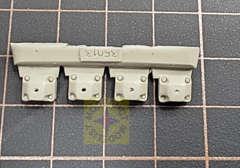 MC235013  дополнения из смолы  Крышки тоннелей подвески для ранних Танк-34  (1:35)