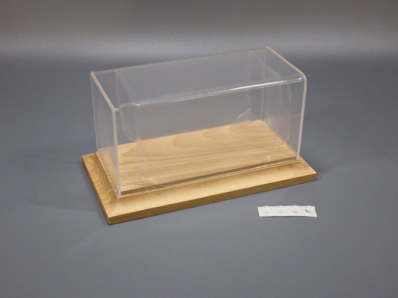 LCB002D  футляры/боксы для хранения моделей  Бокс 175х80х80 на деревянном основании  (1:72)