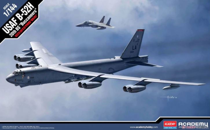 12622  авиация  Boeing B-52H 20th BS "Buccaneers"  (1:144)
