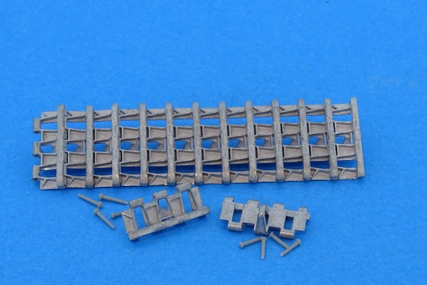 MTL-35076  траки наборные  Tracks for 12,8cm SfL/61 Sturer Emil, VK3001H  (1:35)