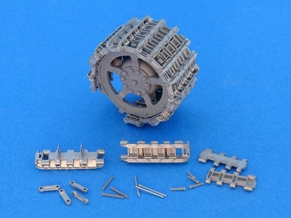 MTL-35094  траки наборные  Tracks for Pz.VI Ausf.B Kingtiger, Transport track Gg 26/660/300  (1:35)