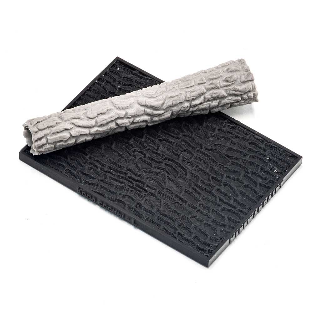 T-211  материалы для диорам  Молд кора сосны, размер L  (1:24)