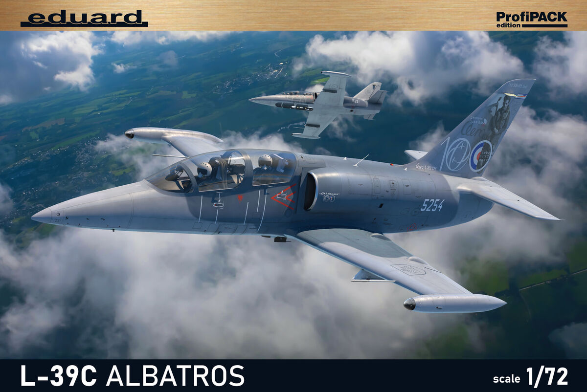 7044  авиация  L-39C Albatros ProfiPACK Edition  (1:72)