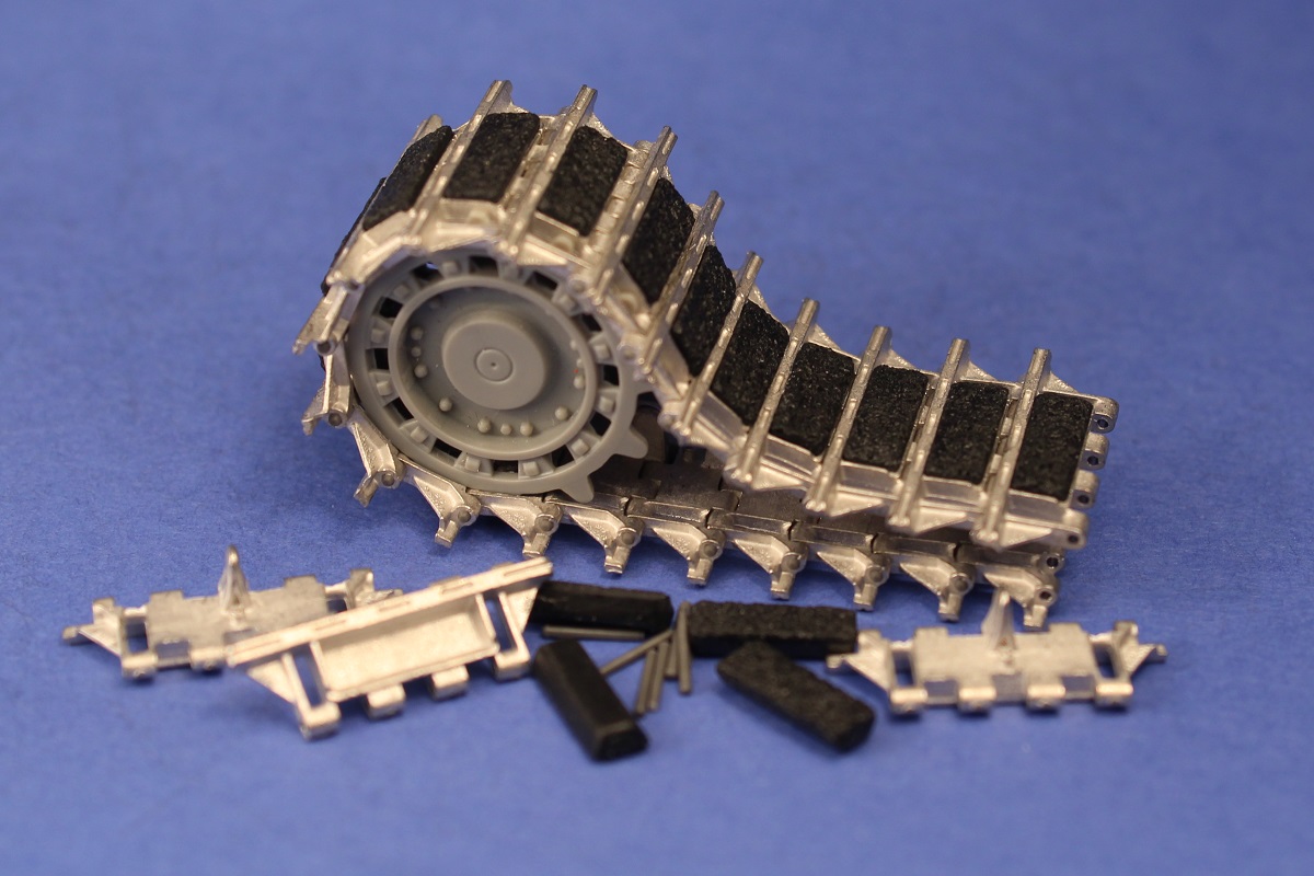 MTL-35080  траки наборные  Chieftain Worn Out Tracks (изношенные подушки)  (1:35)